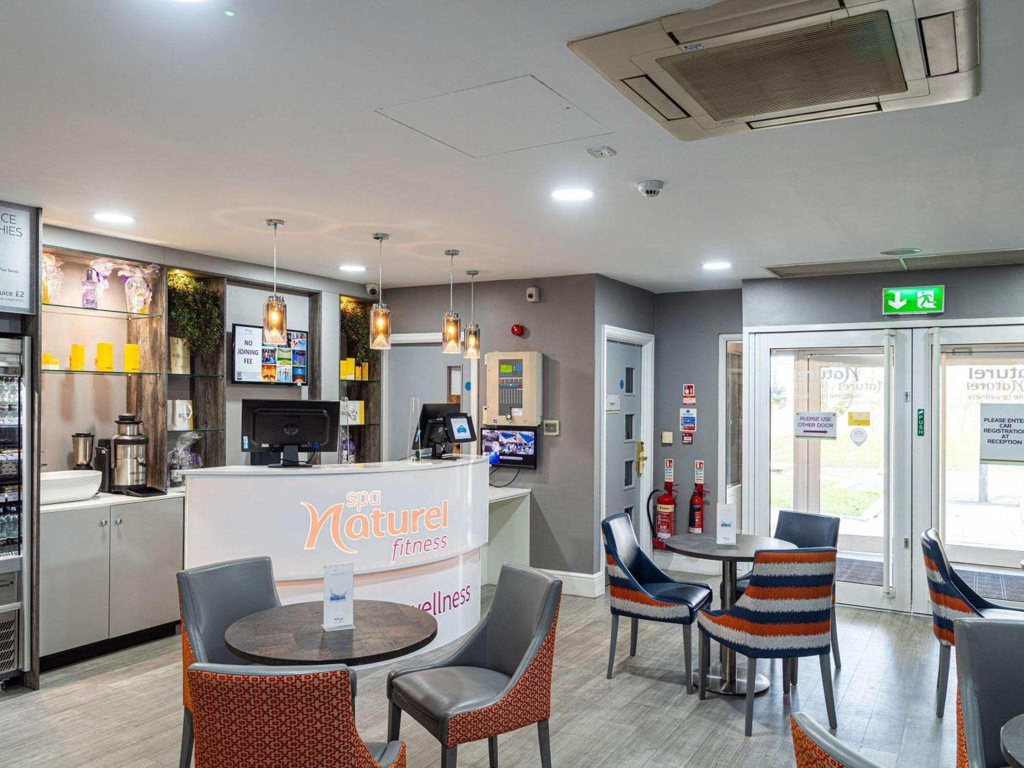 Mercure Manchester Norton Grange Hotel & Spa Rochdale Extérieur photo