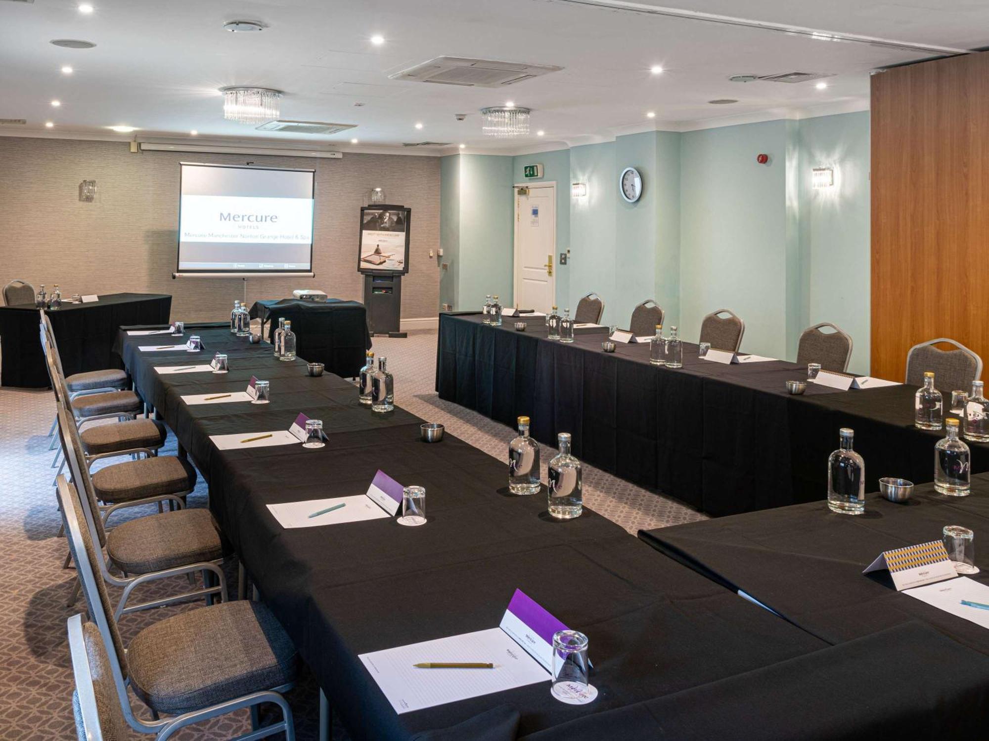Mercure Manchester Norton Grange Hotel & Spa Rochdale Extérieur photo