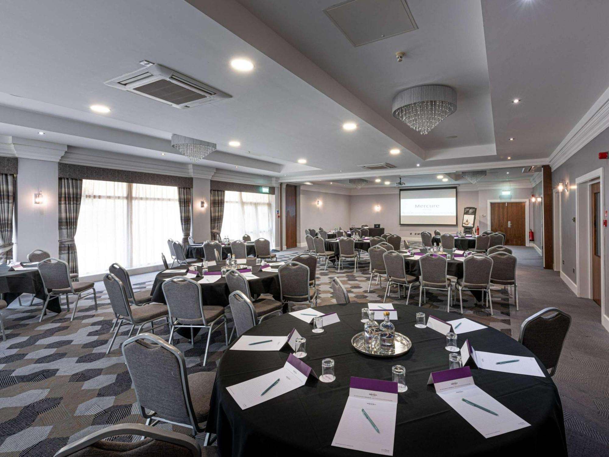 Mercure Manchester Norton Grange Hotel & Spa Rochdale Extérieur photo