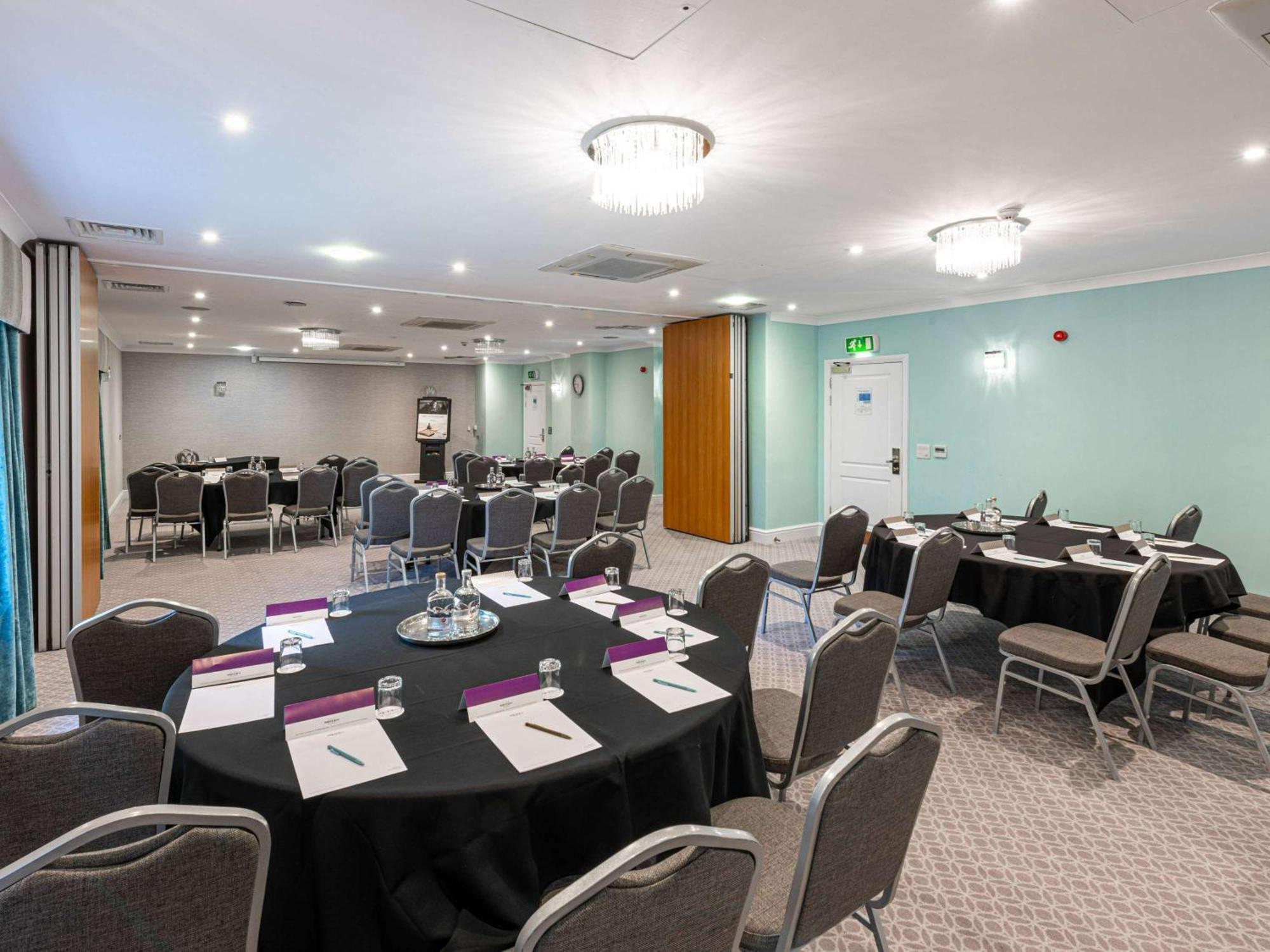 Mercure Manchester Norton Grange Hotel & Spa Rochdale Extérieur photo
