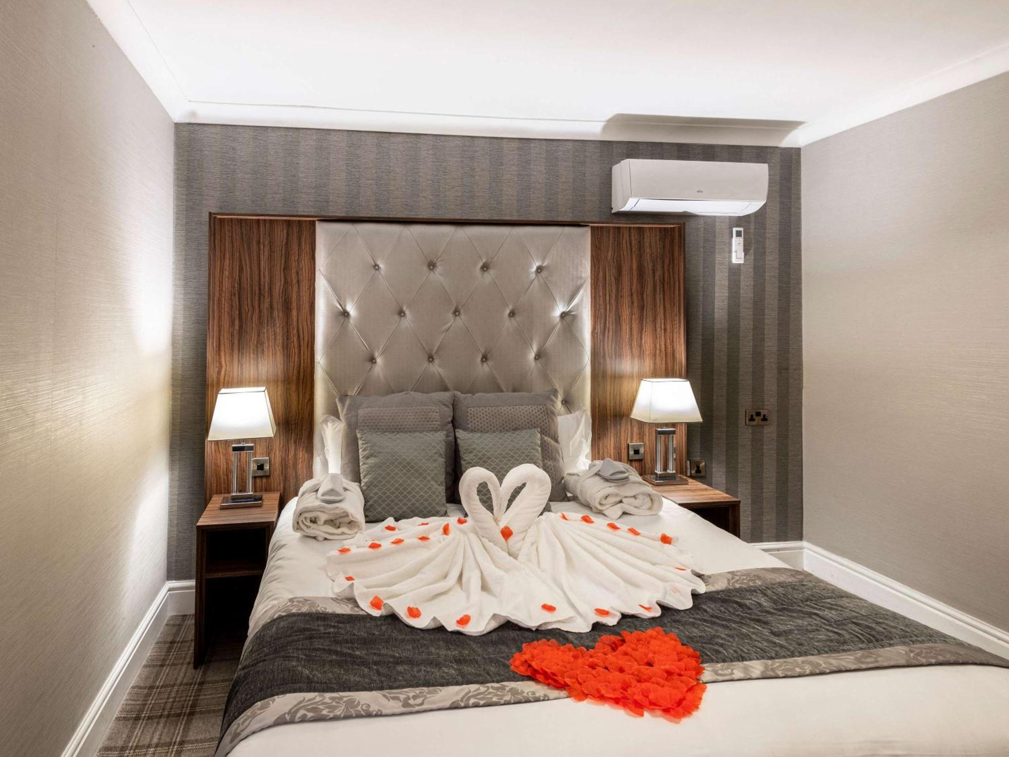 Mercure Manchester Norton Grange Hotel & Spa Rochdale Extérieur photo