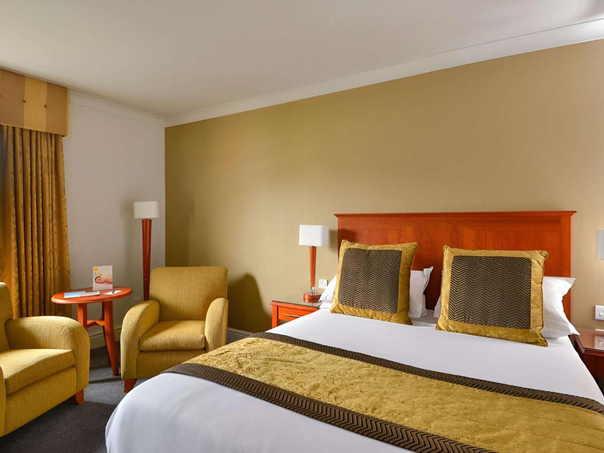 Mercure Manchester Norton Grange Hotel & Spa Rochdale Extérieur photo